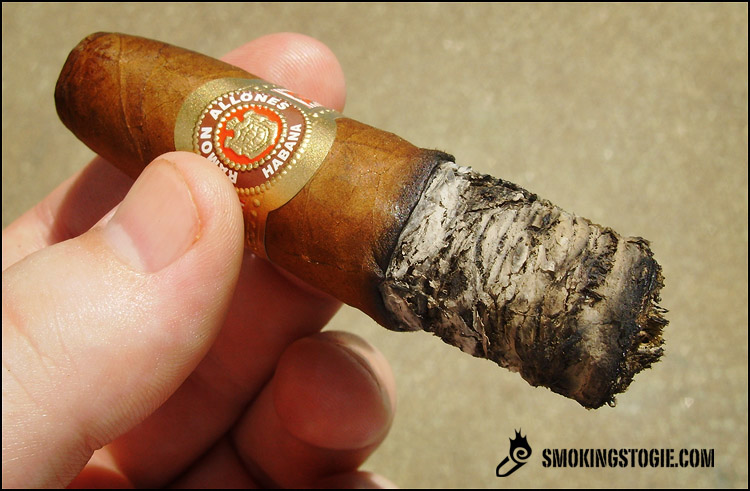 Ramon Allones Belicosos (ER Germany 2010) 3.png Ramon Allones Belicosos ER 德国 2010 3