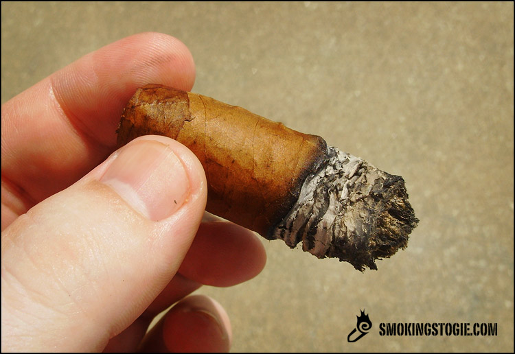 Ramon Allones Belicosos (ER Germany 2010) 4.png Ramon Allones Belicosos ER 德国 2010 4