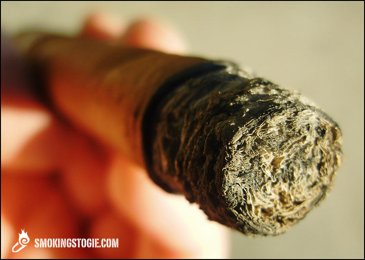 H. Upmann Coronas Major (2005)3.png H. Upmann Coronas Major (2005)3.png