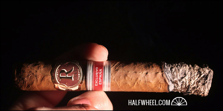 Vegas Robaina Maestros Edicion Regional Espana (2007) 2.jpg Vegas Robaina Maestros Edicion 西班牙地区 2007 2