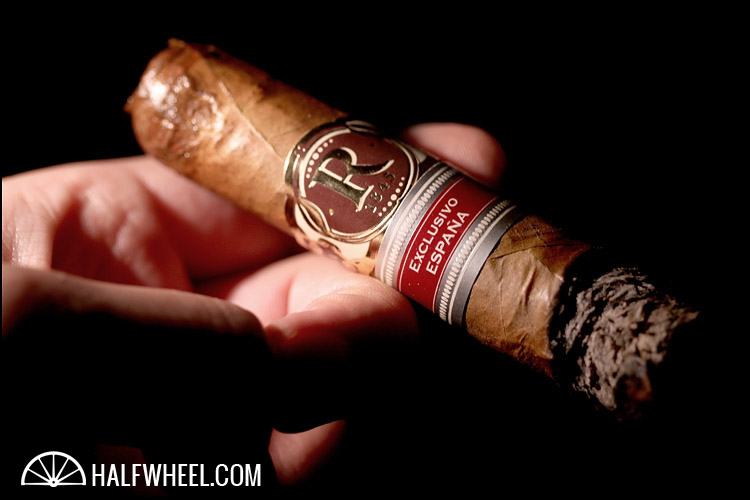 Vegas Robaina Maestros Edicion Regional Espana (2007) 3.jpg Vegas Robaina Maestros Edicion 西班牙地区 2007 3