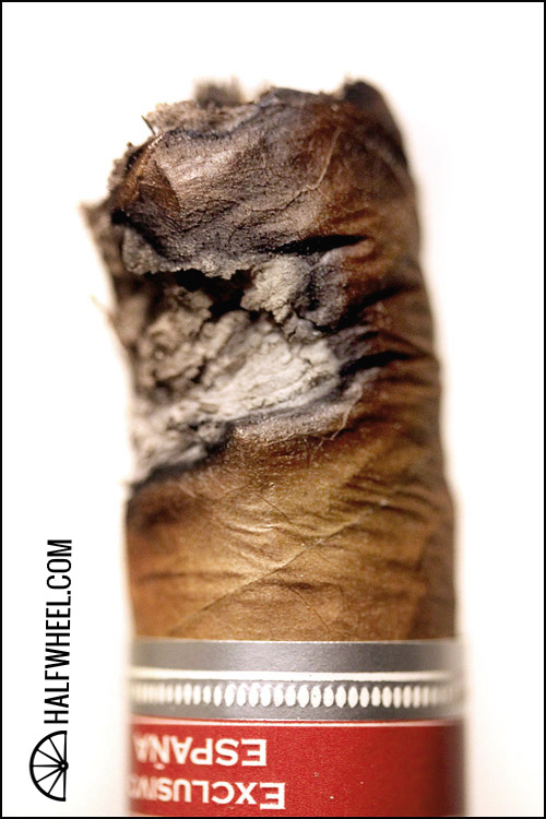 Vegas Robaina Maestros Edicion Regional Espana (2007) 56.jpg Vegas Robaina Maestros Edicion 西班牙地区 2007 56