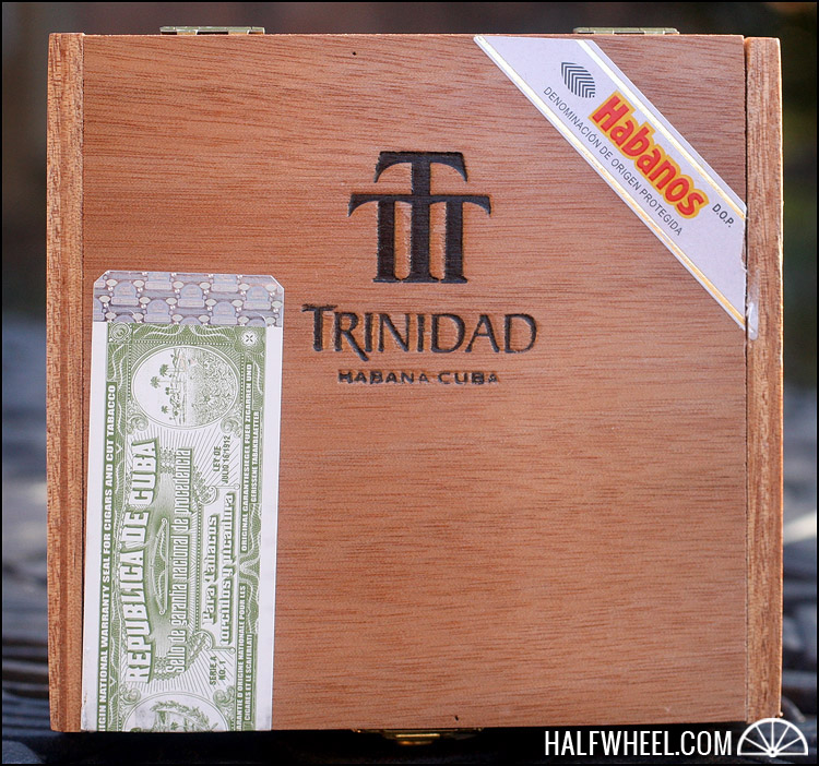 特立尼达 Robusto T Box 1.jpg 特立尼达 Robusto T 箱 1