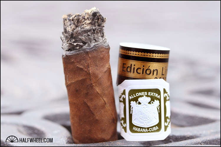 Ramon Allones Allones Extra EL 2011 4.jpg Ramon Allones Allones Extra EL 2011 4