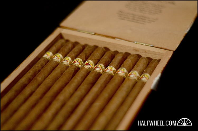 La Gloria Cubana Medaille d'Or No.3 Box 3.jpg La Gloria Cubana Medaille d Or No 3 Box 3