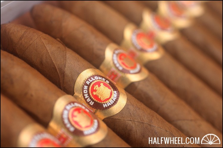 Ramón Allones Belicoso (2005) Box 3.jpg Ramón Allones Belicoso 2005 Box 3