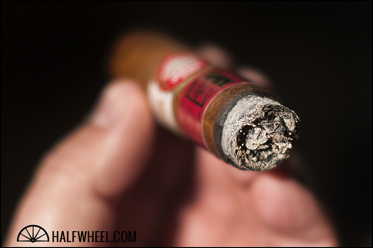 H. Upmann Royal Robusto 3.jpg H Upmann Royal Robusto 3