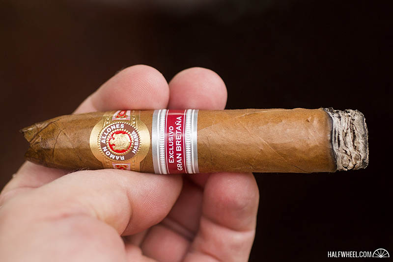 Ramon Allones Petit Belicoso (ER Great Britian 2012) 2.jpg Ramon Allones Petit Belicoso ER 大不列颠 2012 2