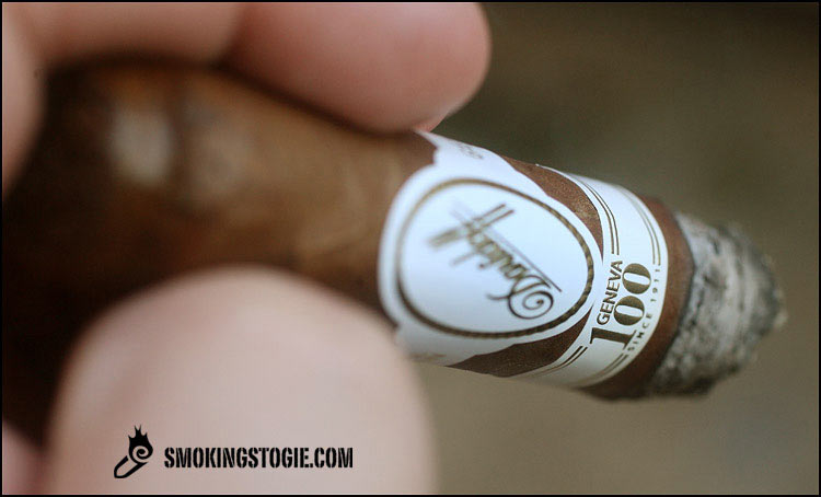 大卫杜夫 100 年日内瓦 Robusto 4.png 大卫杜夫 100 年日内瓦 Robusto 4.png