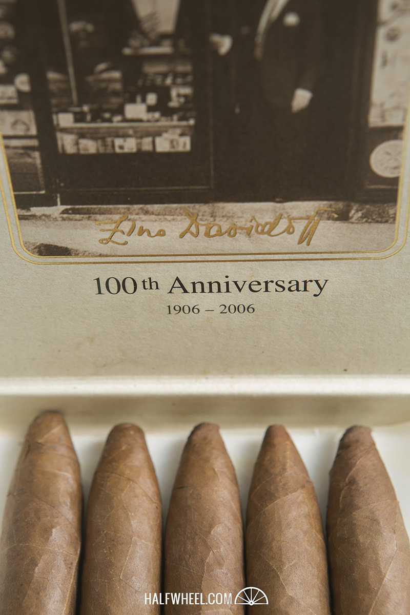 大卫杜夫 Diademas Finas Box 3.jpg 大卫杜夫 Diademas Finas 盒子 3