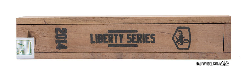 Camacho Liberty 2014 棺材 1.jpg Camacho Liberty 2014 棺材 1