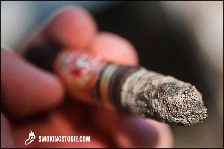 阿图罗·富恩特·海明威短篇小说马杜罗(2011)- ARTURO FUENTE HEMINGWAY SHORT STOR