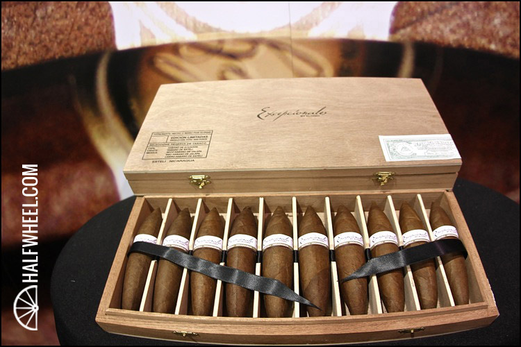 EloGio Excepcionales Box.jpg EloGio Excepcionales 盒子