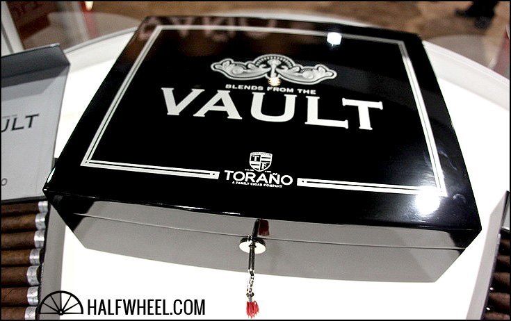 托拉尼奥金库 Corona Gorda Box.jpg Toraño Vault Corona Gorda 盒子