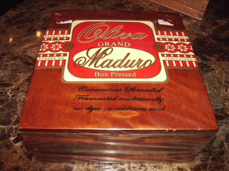 Oliva Grand Maduro Box 2.jpg 奥利瓦大马杜罗包厢 2