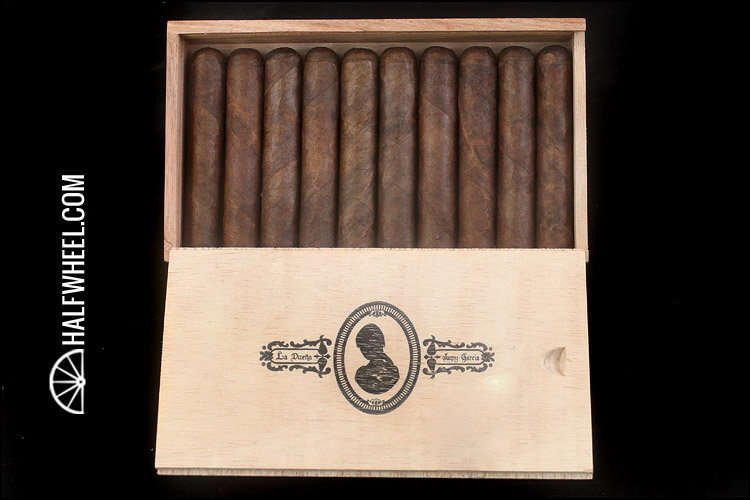 La Dueña Petit Robusto Box 3.jpg La Dueña Petit Robusto Box 3