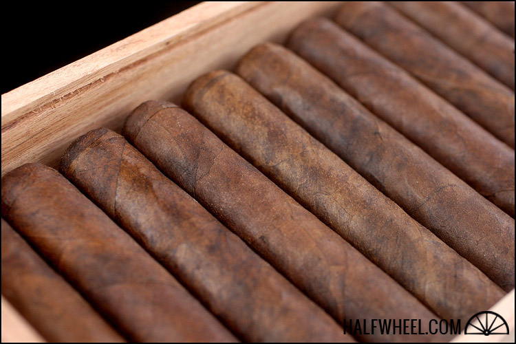 La Dueña Petit Robusto Box 4.jpg La Dueña Petit Robusto Box 4