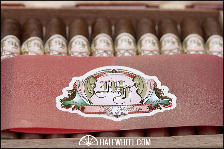 我的父亲 Corona Box 2.jpg 我的父亲 皇冠- MY FATHER CORONA