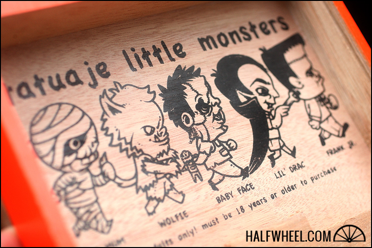 Tatuaje 小怪兽 Boxes.png Tatuaje 小怪兽 Boxes.png