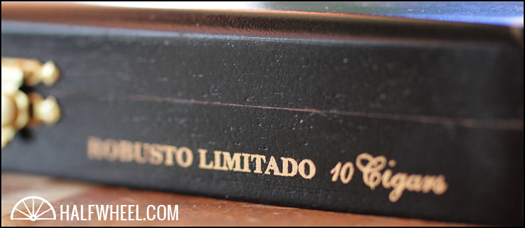 La Aroma de Cuba Mi Amor Robusto Limitado TAA Edition Box 2.jpg La Aroma de Cuba Mi Amor Robusto Limitado TAA 版盒装 2