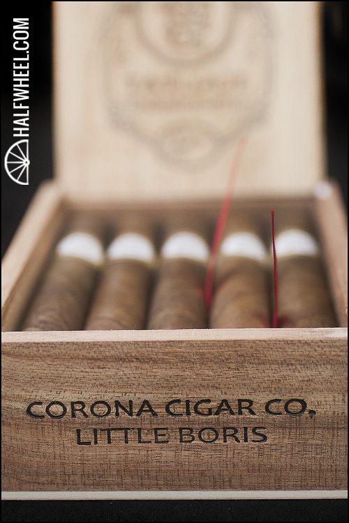 Tatuaje 小鲍里斯盒子 3.jpg 塔图阿赫 小鲍里斯 - TATUAJE LITTLE BORIS