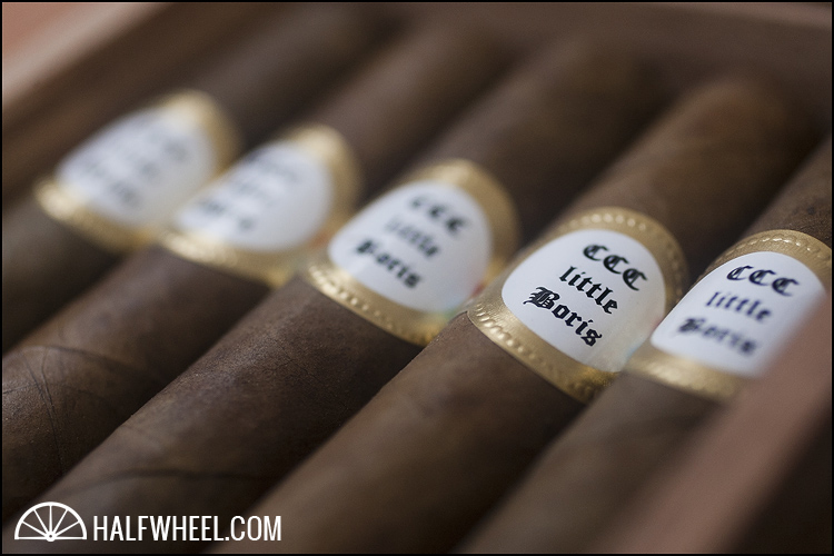 Tatuaje Little Boris Box 4.jpg 塔图阿赫 小鲍里斯 - TATUAJE LITTLE BORIS