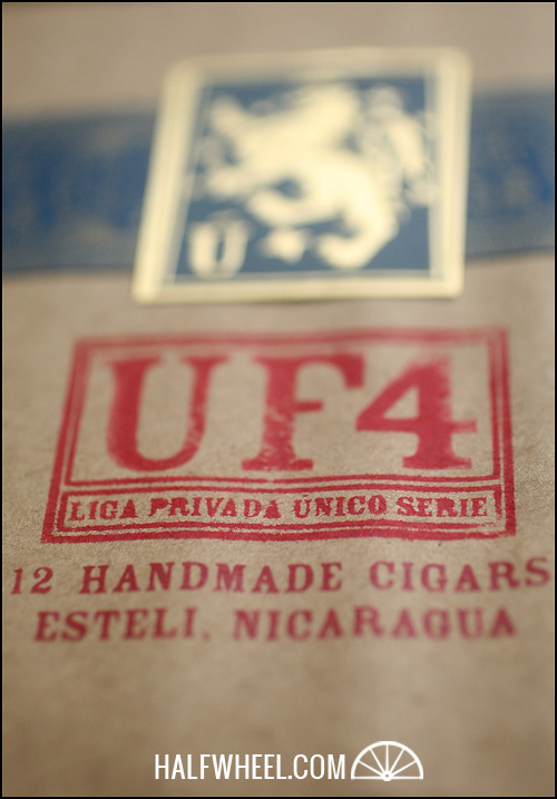 Liga Privada Único Serie UF4 (2012) Bundle 2.jpg Liga Privada Único Serie UF4 2012 捆绑包 2