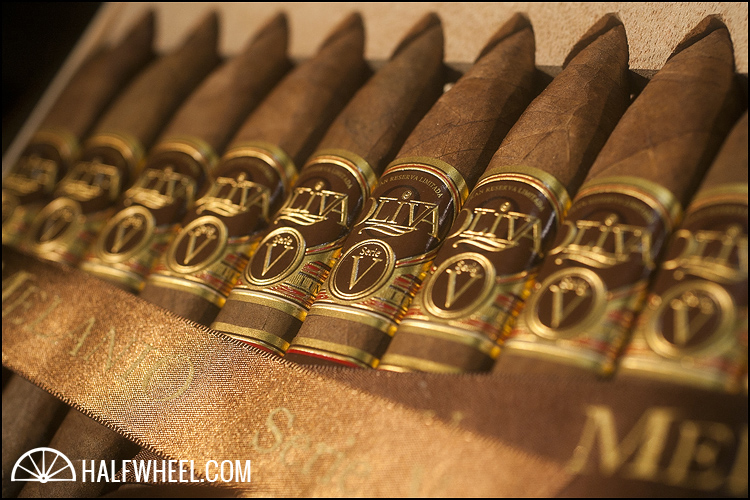 Oliva Serie V Melanio Figurado Box 3.jpg Oliva Serie V Melanio Figurado 盒子 3