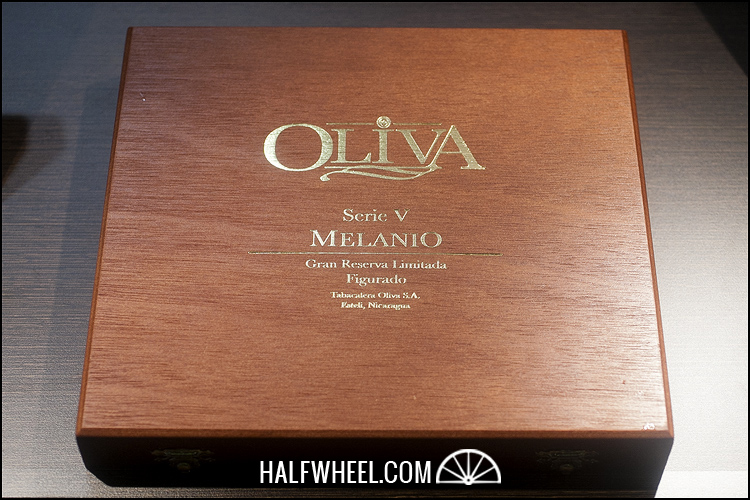 Oliva Serie V Melanio Figurado Box 1.jpg Oliva Serie V Melanio Figurado 盒子 1