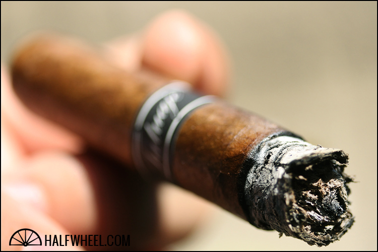 Tatuaje 黑标 Lancero 3.jpg 塔图阿赫黑标 长矛 - TATUAJE BLACK LABEL LANCERO