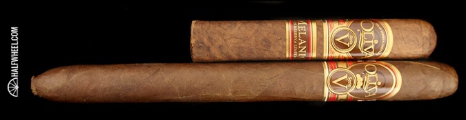 Oliva Serie V Maduro 952 & Melanio Robusto.jpg 奥利瓦V系列王冠 - OLIVA SERIE V DIADEMA (2012)