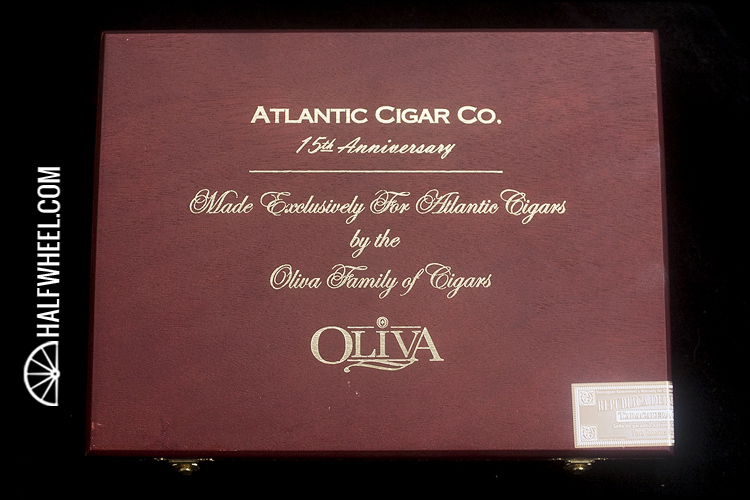 Oliva Atlantic Cigar 15th Aniversario Diadema Box 1.jpg Oliva Atlantic 雪茄 15th Aniversario Diadema 盒装 1