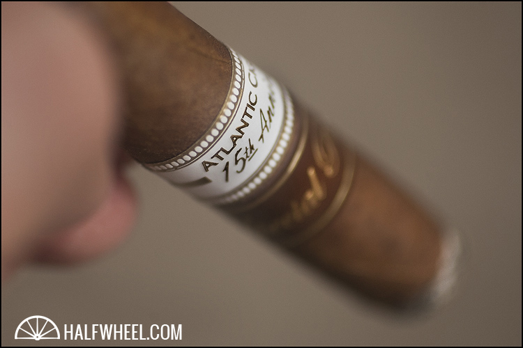 Oliva Atlantic Cigar 15th Aniversario Diadema 3.jpg Oliva 大西洋雪茄 15 周年纪念 Diadema 3