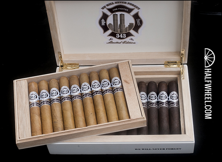 我父亲纪念版 911 Blend 343 消防员限量版 2012 Box 2.jpg 我父亲纪念版 911 混合 343 消防员限量版 2012 盒 2