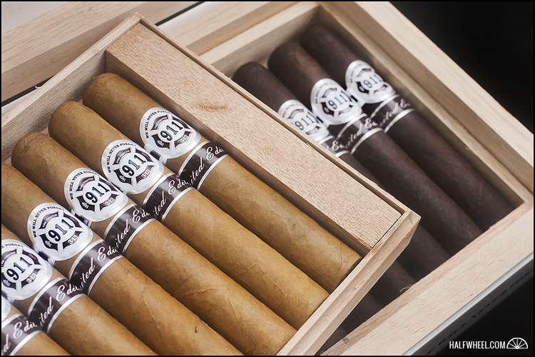 我父亲纪念版 911 混合 343 消防员限量版 2012 盒 3.jpg 我父亲纪念版 911 Blend 343 消防员限量版 2012 盒装 3