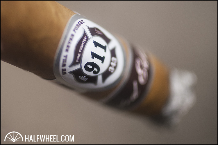 我父亲纪念版 911 混合 343 消防员限量版 2012 康涅狄格州 3.jpg 我父亲纪念版 911 Blend 343 Firefighter 限量版 2012 Connecticut 3