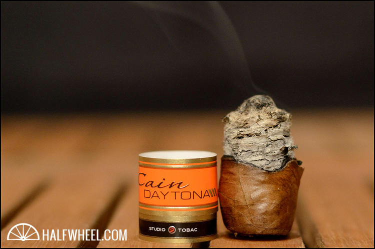 该隐代托纳 NUb 460 4.jpg CAIN DAYTONA NUB 460 雪茄