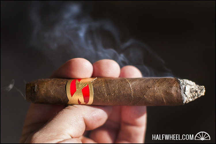 Tatuaje Avion 12.jpg 塔图阿赫 TATUAJE AVION '12 雪茄