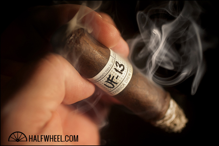 Liga Privada Único Serie UF-13 深色 3.jpg 私人联盟 LIGA PRIVADA ÚNICO SERIE UF-13 DARK 雪茄