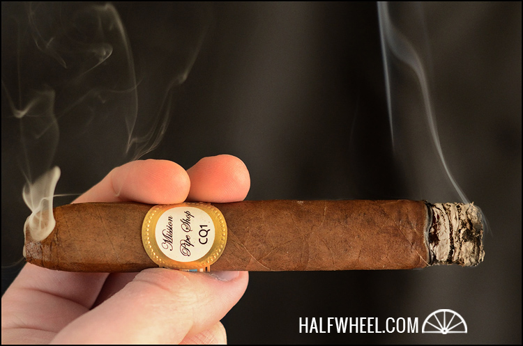 Tatuaje Mission 烟斗店 CQ1 Belicoso 2.jpg 塔图阿赫 TATUAJE MISSION PIPE SHOP CQ1 BELICOSO 雪茄