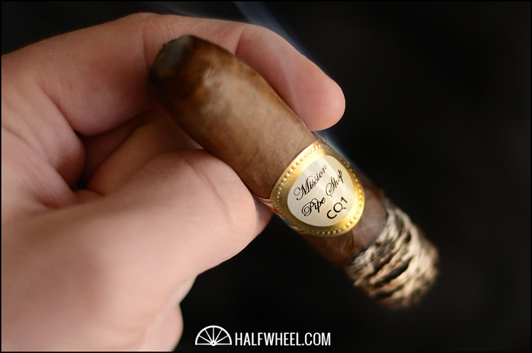 Tatuaje Mission 烟斗店 CQ1 Belicoso 3.jpg 塔图阿赫 TATUAJE MISSION PIPE SHOP CQ1 BELICOSO 雪茄