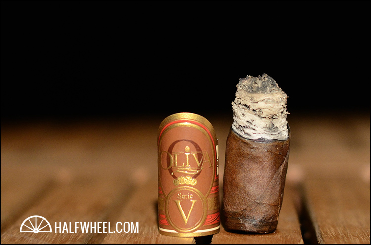 Oliva Serie V Maduro Diadema 4.jpg 奥利瓦V系列马杜罗 迪亚德马 OLIVA SERIE V MADURO DIADEMA 雪茄