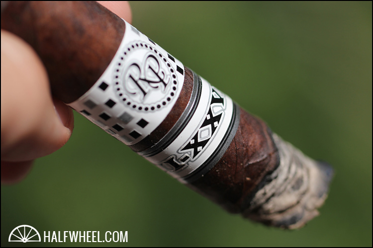 Rocky Patel II-XXVI Robusto 3.jpg 洛基帕特尔 ROCKY PATEL II-XXVI ROBUSTO 雪茄