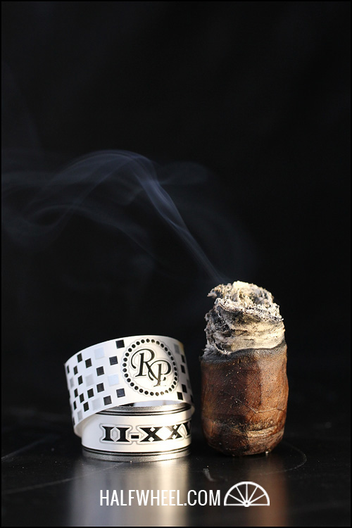 Rocky Patel II-XXVI Robusto 4.jpg 洛基帕特尔 ROCKY PATEL II-XXVI ROBUSTO 雪茄