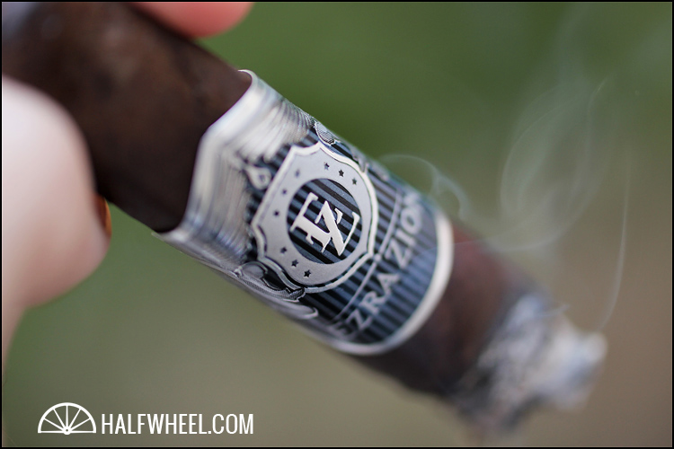 Ezra Zion Eminence Gran Prensado 3.jpg EZRA ZION EMINENCE GRAN PRENSADO 雪茄