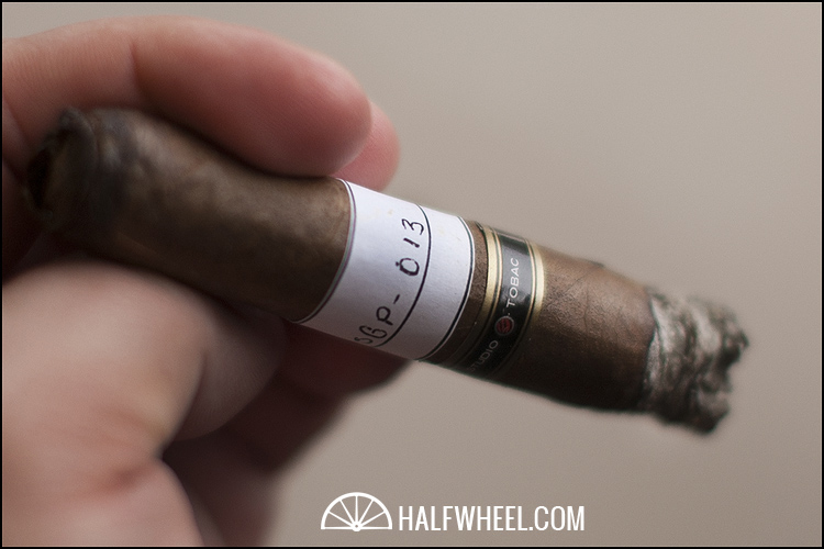 STUDIO TOBAC SGP-013 3.jpg STUDIO TOBAC SGP-013 TORO 雪茄