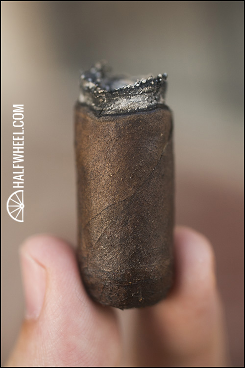 特雷斯·雷纳斯·科罗纳 4.jpg TRES REYNAS 2013 CORONA 雪茄