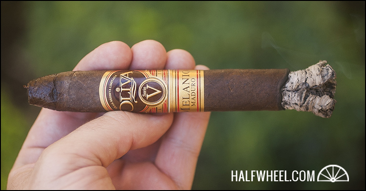 Oliva Serie V Melanio Maduro 鱼雷 2.jpg 奥利瓦 OLIVA SERIE V MELANIO MADURO TORPEDO 雪茄