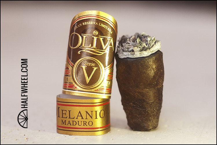 Oliva Serie V Melanio Maduro 鱼雷 4.jpg 奥利瓦 OLIVA SERIE V MELANIO MADURO TORPEDO 雪茄