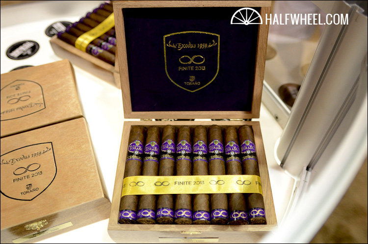 Toraño Exodus 1959 有限.jpg TORAÑO EXODUS 1959 FINITE 2013 ROBUSTO 雪茄